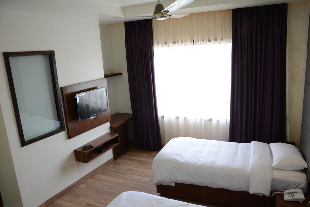 Green Hotel & Restaurant Pathānkot Habitación foto