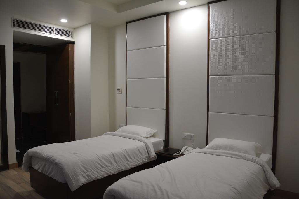Green Hotel & Restaurant Pathānkot Habitación foto